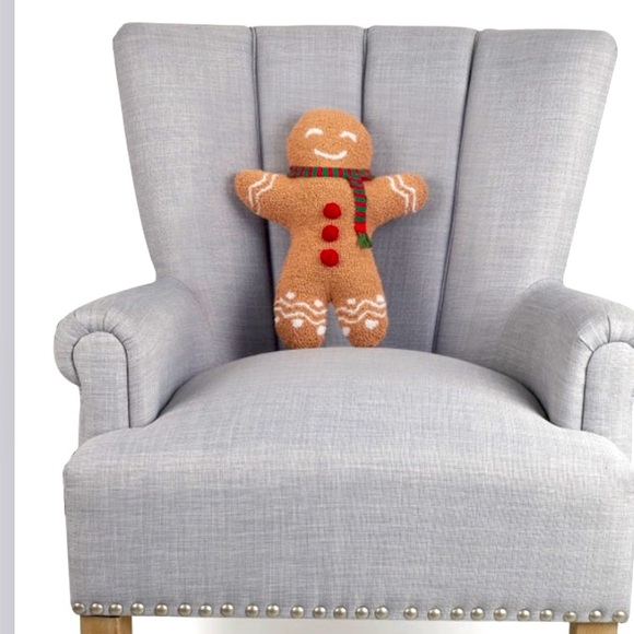Peking Handicraft || Hooked Wool Gingerbread Man Throw Pillow - Picture 4 of 6